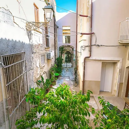 Dione Apartments By Dimore In Sicily Ortigia Apartment *